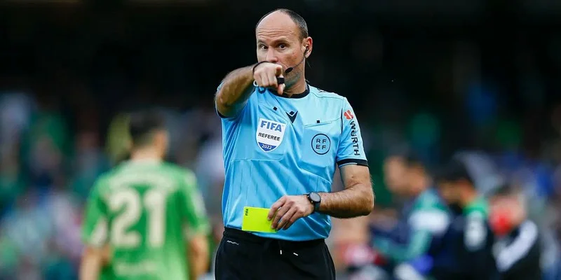 Kèo thẻ vàng là loại cược dựa trên chính loại thẻ này trong trận đấu 